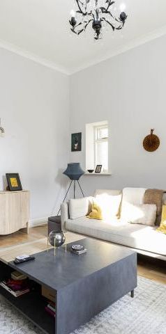 Modern Apartment - Photo 1