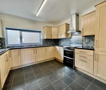 2 bedroom detached house to rent - Photo 4