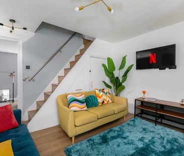 3 Bed Semi-Detached House, Farley Place, SE25 - Photo 3