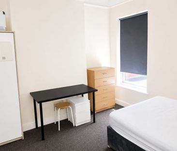 Room in a Shared Flat, Olive Road, NW2 - Photo 2
