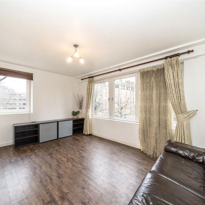 3 bedroom flat to rent - Photo 1
