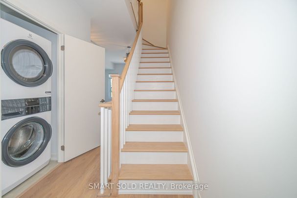 For Lease - 29 Spruce Pines Crescent, Toronto, Ontario - Photo 1
