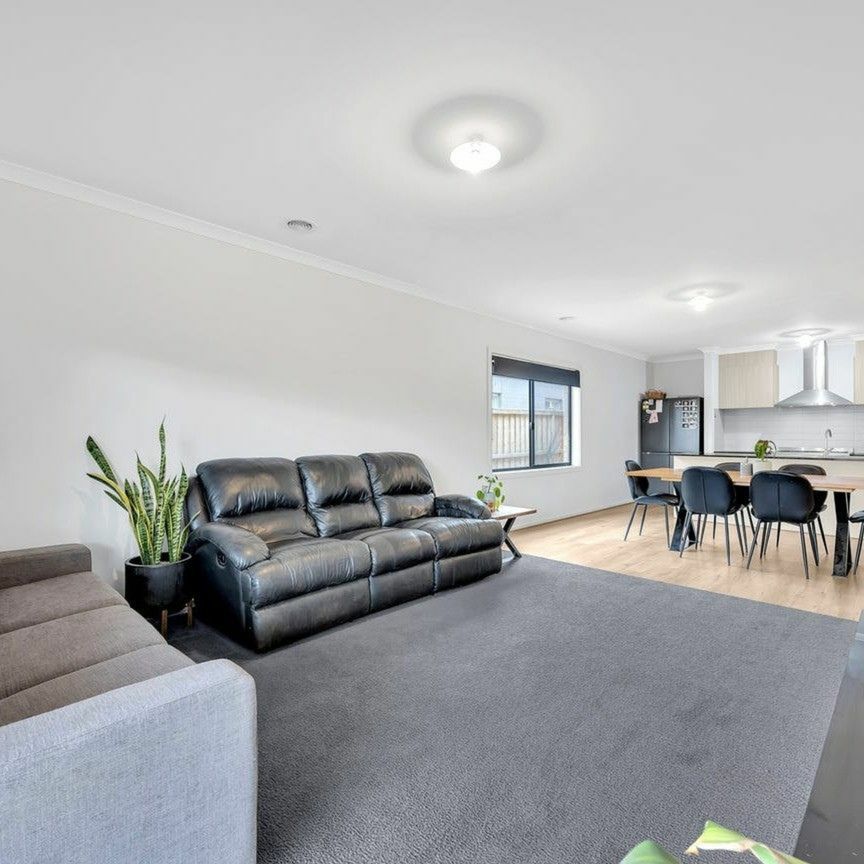 60 Sunlight Circuit, Lara VIC, Belconnen - Photo 1