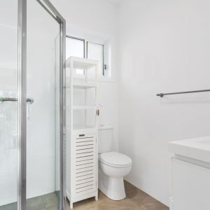 2 Bedroom Granny Flat - Partly Furnished - Photo 2