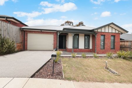 Welcome Home to Connor St– Where Quality Meets Convenience - Photo 4