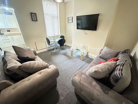 Cameron St, Kensington. - Photo 2