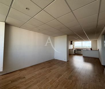 Location Appartement 4 pièces 94m² ANGERS 49100 - Photo 1