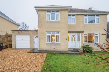 3 bedroom detached house to rent - Photo 3