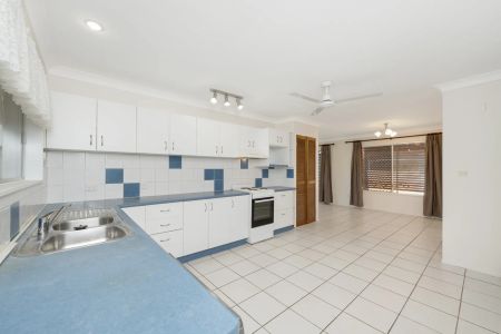 18 Pine Street, Kirwan. - Photo 4