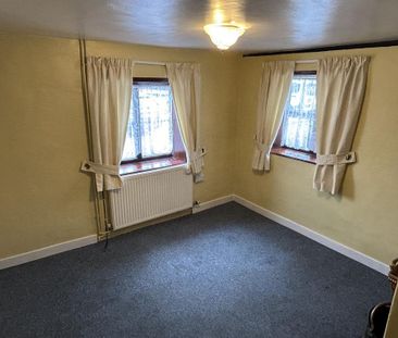 2 bedroom semi-detached house to rent - Photo 6