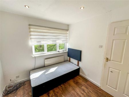 4 bedroom terraced house to rent - Photo 4