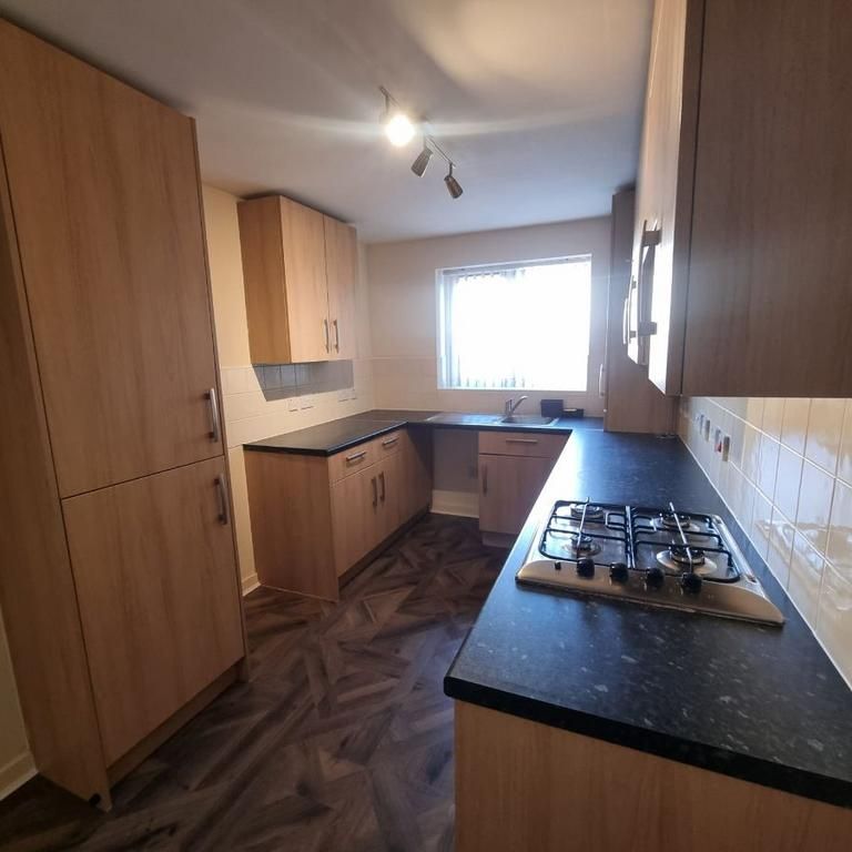 2 bedroom terraced house to rent - Photo 1