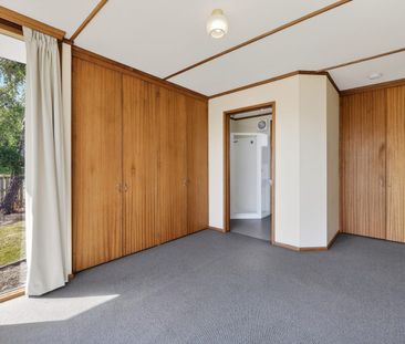 One-bedroom unit in Geilston Bay – $380 per week - Photo 1