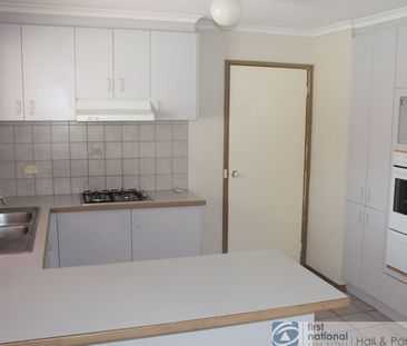 72 Bellevue Drive, Berwick - Photo 2