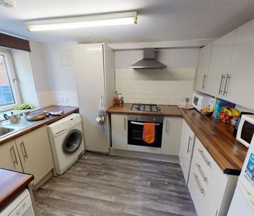 6 bedroom house to rent - Photo 3