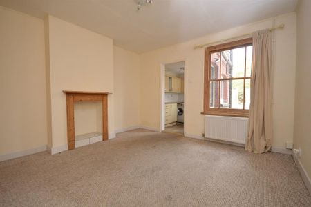 2 bedroom terraced house to rent - Photo 4