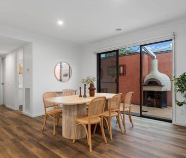 BAYSIDE LUXURY | STYLE AND CONVENIENCE - Photo 6