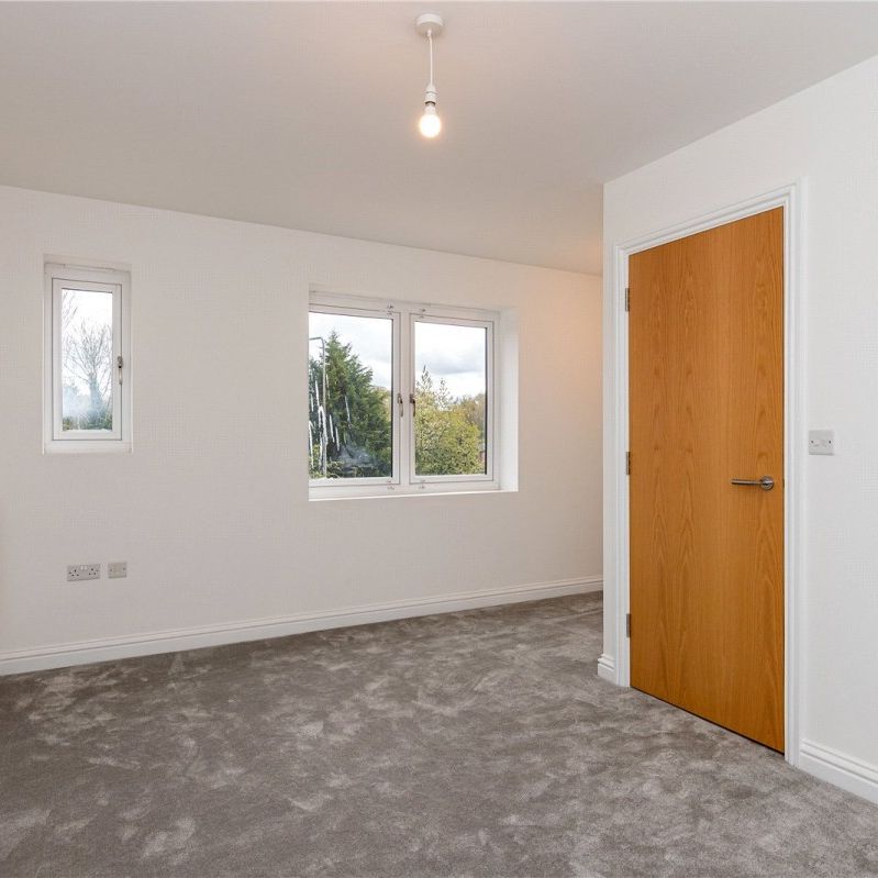 London Road, Macclesfield, Cheshire, SK11 - Photo 1
