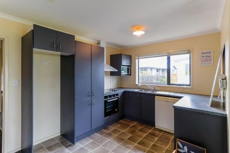 Low maintenance 4 bedroom home in Clifton! - Photo 5