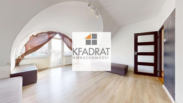 Przecław, 6pok., 2 piwnice, balkon - Zdjęcie 1