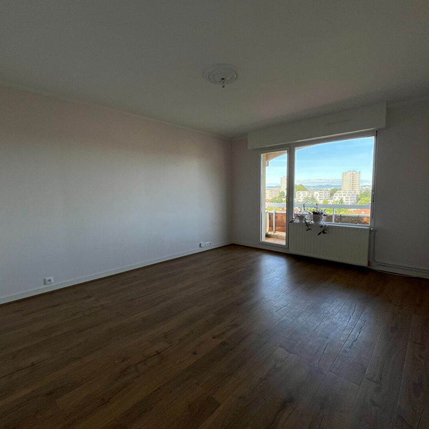 Appartement T2 Bron à louer - Photo 1