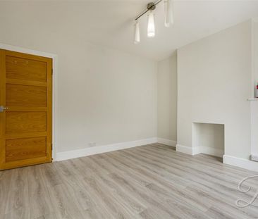 3 bedroom - Photo 2