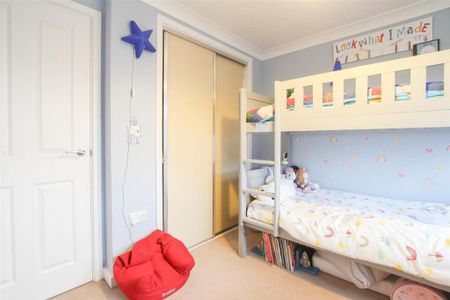 2 bedroom semi-detached house to rent - Photo 4