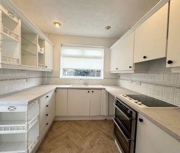 Semi-detached house to rent on - Photo 6