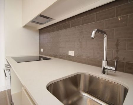 Modern City Apartment with Spectacular Views! - Photo 4