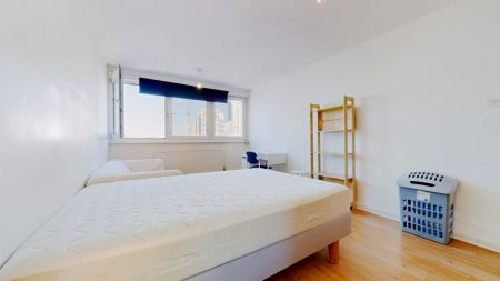 3 Bedroom 1 Bathroom roomA - Photo 3