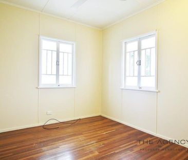 Highset home in convenient Northside location - Photo 4