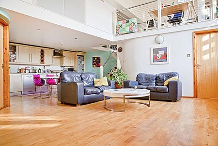 2 bedroom flat to rent - Photo 2