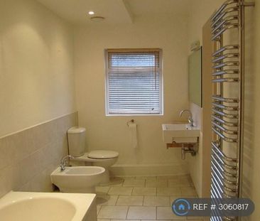 2 bedroom maisonette to rent - Photo 6