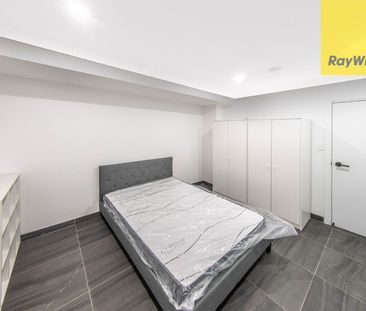 Charming Studio Apartment in a Prime Location - Photo 5