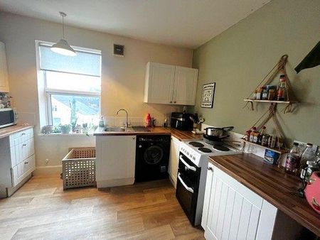2 bedroom flat to rent - Photo 3