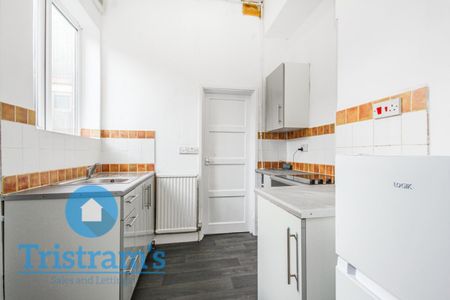 References Pending - 1 bed Studio - Photo 3