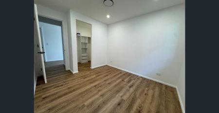 Beautiful Modern Family Home - Stylish, Bright & Effortlessly Comfortable - Photo 2