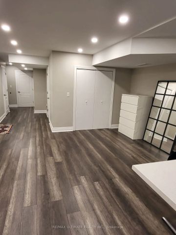 Detached Home For Lease | N9244720 - Photo 3