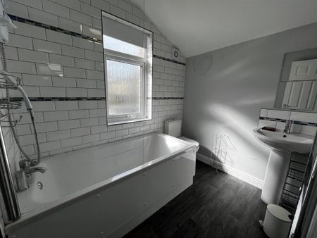 3 bedroom private hall to rent - Photo 5