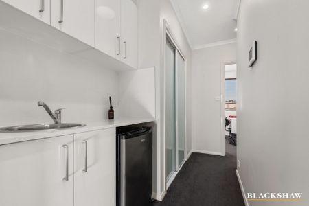 32 Chanter Terrace, Coombs ACT 2611 - Townhouse For Rent | Domain - Photo 3