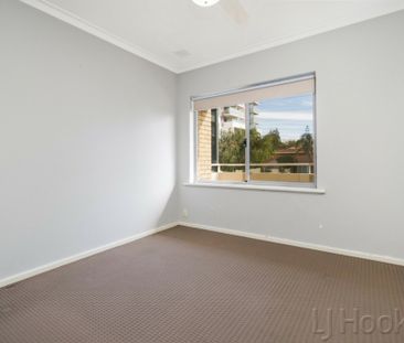Renovated 2 Bedroom Apartment - Photo 5