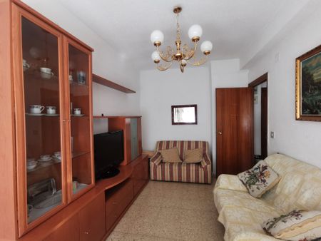 Piso de alquiler en Calle Villar y Macías, Sancti Spiritus - San Juan - Photo 3