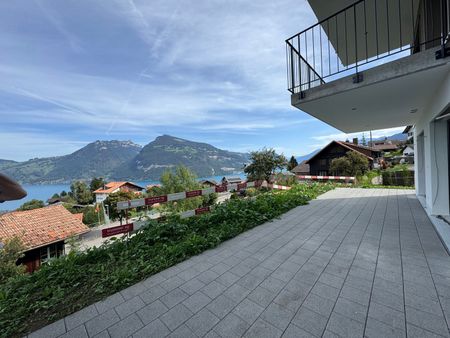 Herrliche Sicht auf den Thunersee, Grosszügige Terrasse (ca. 30 m²), Erstbezug im Neubau mit vier Einheiten - Foto 2