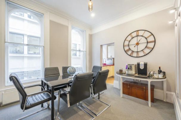 1 bedroom flat in 25 Jermyn Street - Photo 1