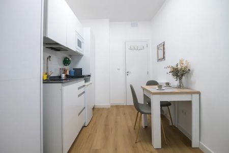 Carrer del Padre Francisco Camacho, Valencia, Valencian Community 46011 - Photo 4