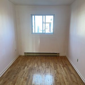 Superbe 5 ½ De 3 Chambres - Photo 2