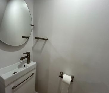 For Lease - 342 Eglinton Avenue, Toronto, Ontario - Photo 4