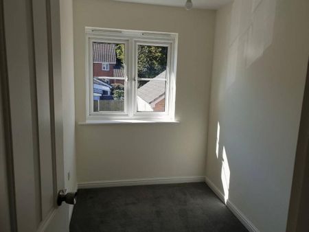 3 bedroom terraced house to rent - Photo 3