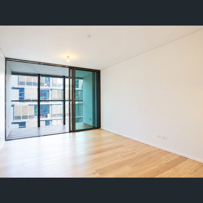 Modern Apartment Living in the Heart of Chippendale - Photo 1