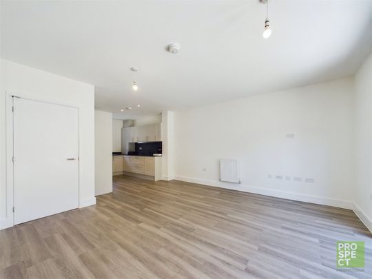 3 bedroom House in Coopers Hill, Bracknell - Photo 1